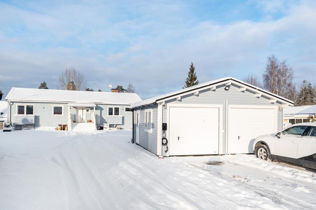 Nybygge attefallsgarage 2 planshus. Uppsala Boländerna